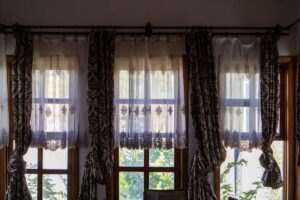 Cortinas tradicionales para ambientes elegantes