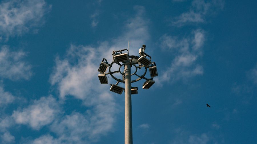 Focos LED para exteriores en poste de iluminación